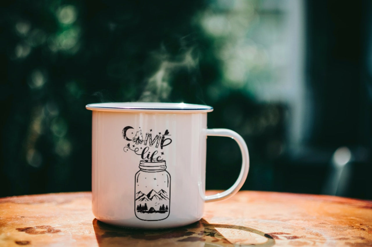 "CAMP life" personalisiert Emailletasse