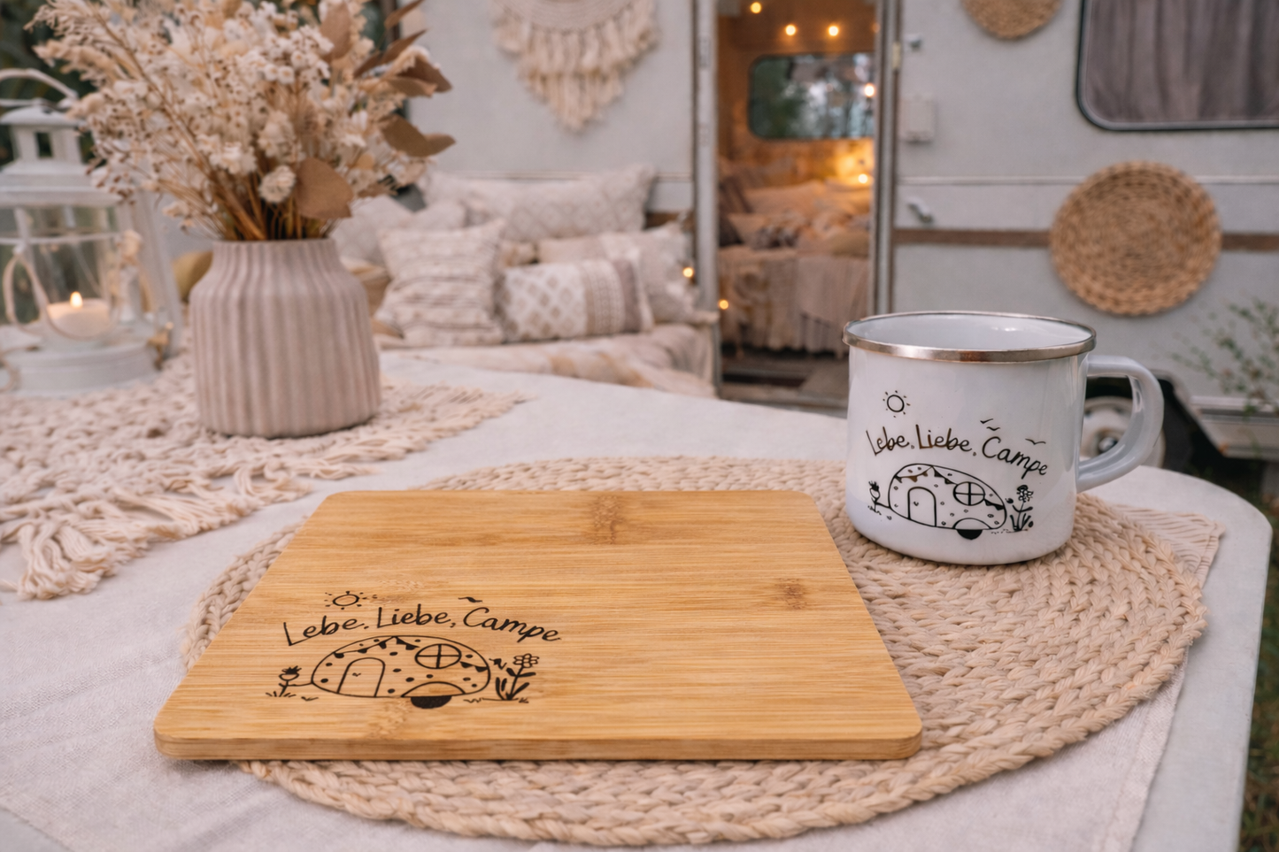 Frühstücksbrettchen Camping Wohnwagen personalisiert aus Bambus